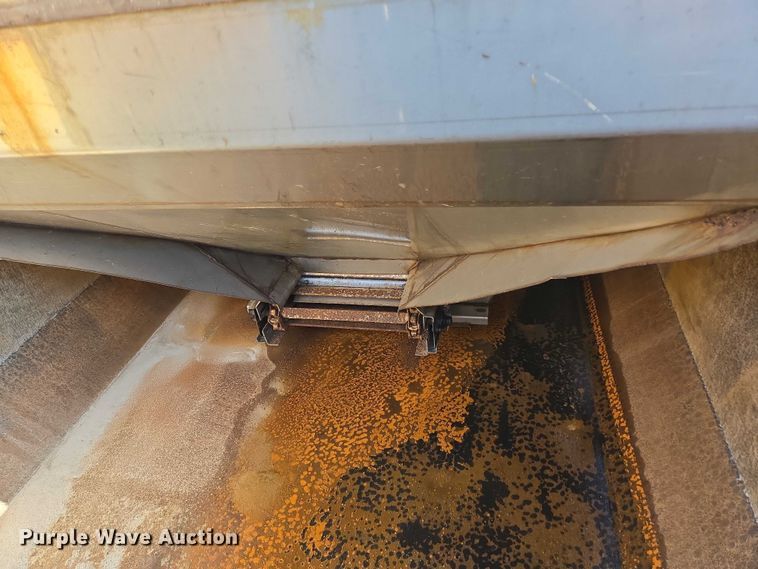 image for item DY0394 2015 Western Star 4700SF dump truck