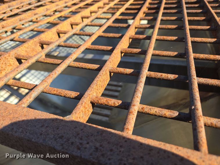 image for item DY0394 2015 Western Star 4700SF dump truck