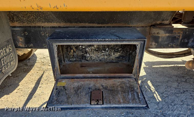 image for item DY0394 2015 Western Star 4700SF dump truck