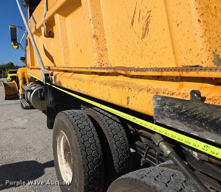 image for item DY0394 2015 Western Star 4700SF dump truck