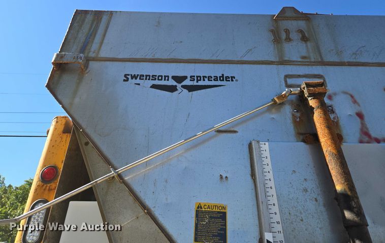 image for item DY0394 2015 Western Star 4700SF dump truck