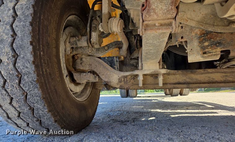 image for item DY0394 2015 Western Star 4700SF dump truck
