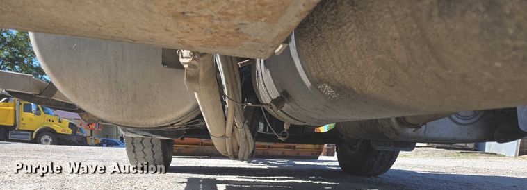 image for item DY0394 2015 Western Star 4700SF dump truck