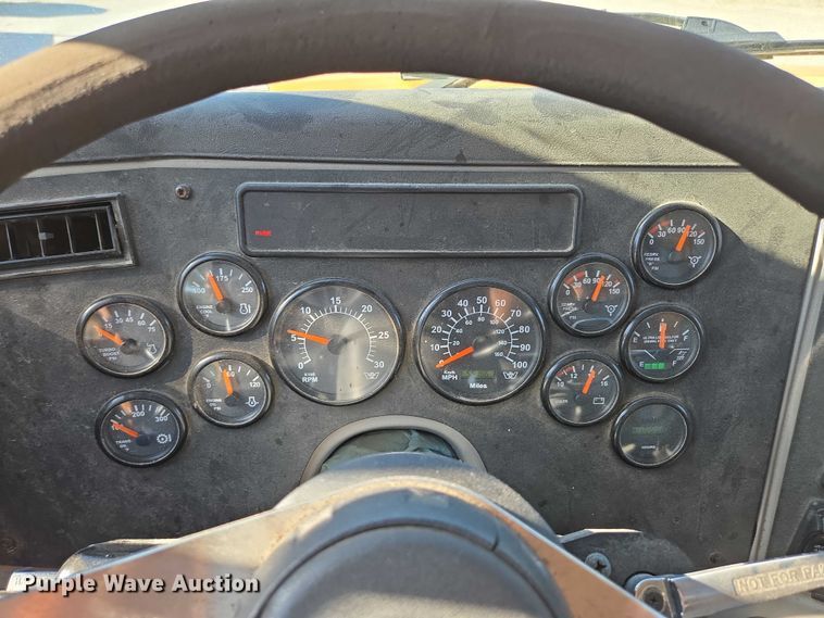 image for item DY0394 2015 Western Star 4700SF dump truck