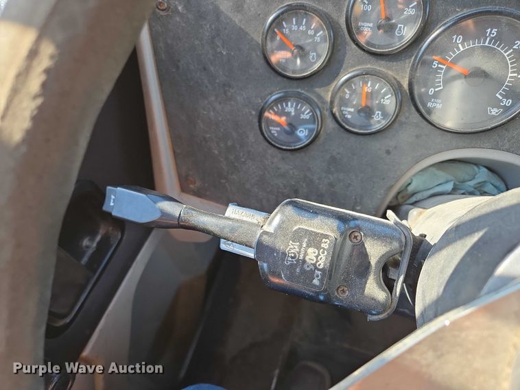 image for item DY0394 2015 Western Star 4700SF dump truck