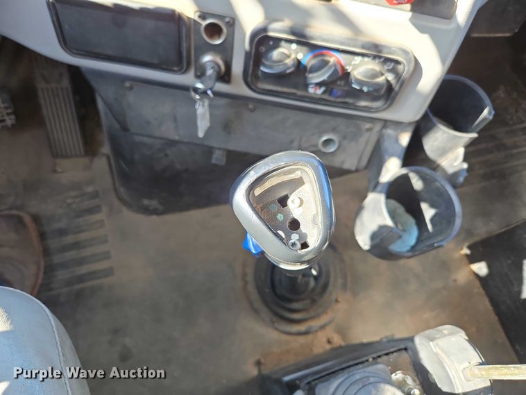 image for item DY0394 2015 Western Star 4700SF dump truck