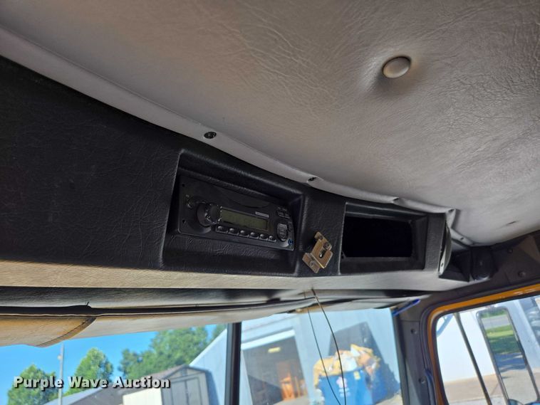 image for item DY0394 2015 Western Star 4700SF dump truck