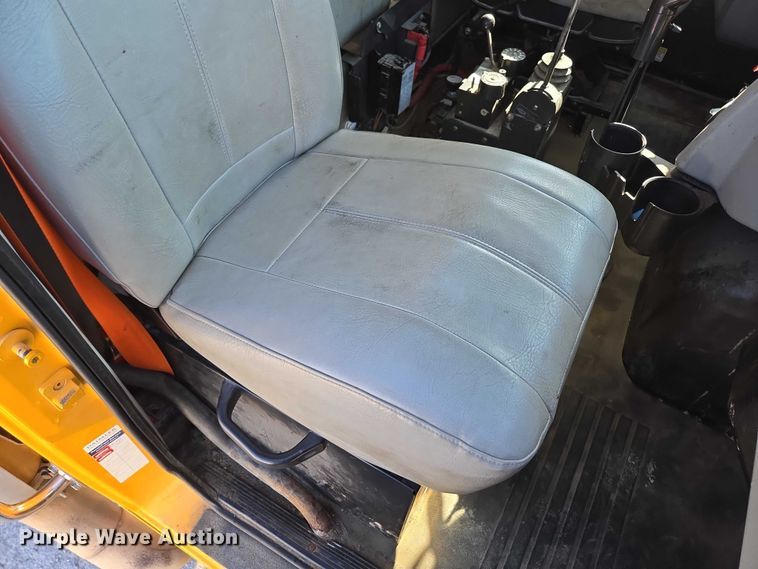 image for item DY0394 2015 Western Star 4700SF dump truck