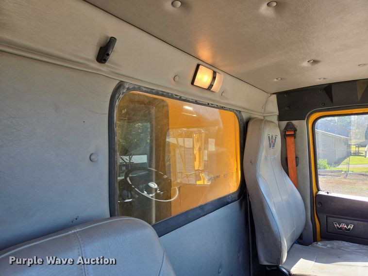 image for item DY0394 2015 Western Star 4700SF dump truck