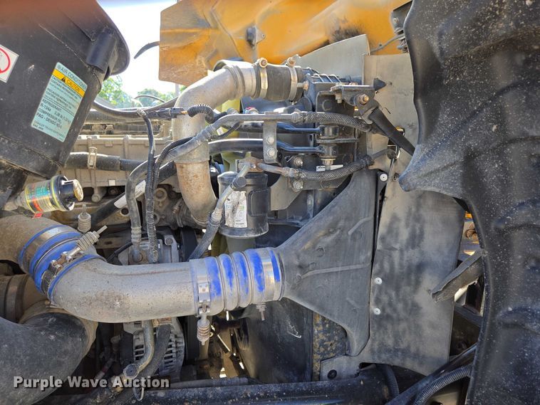 image for item DY0394 2015 Western Star 4700SF dump truck