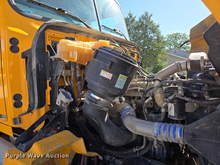 image for item DY0394 2015 Western Star 4700SF dump truck