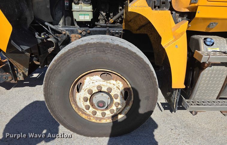 image for item DY0394 2015 Western Star 4700SF dump truck