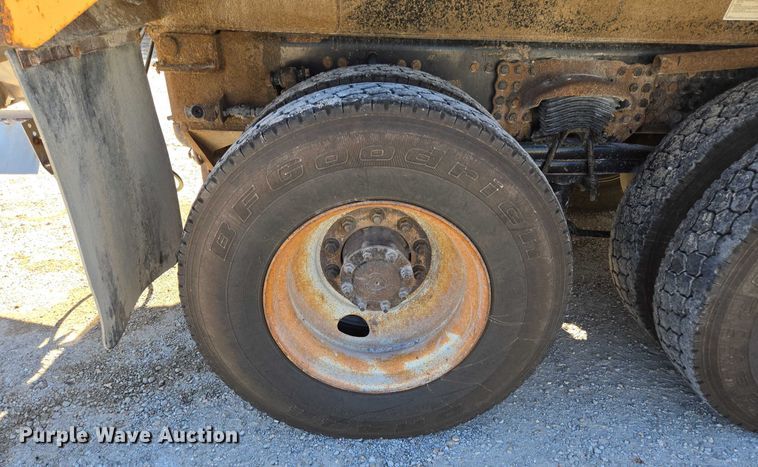 image for item DY0394 2015 Western Star 4700SF dump truck