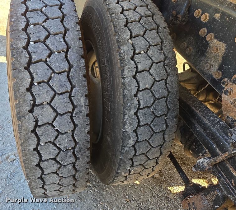 image for item DY0394 2015 Western Star 4700SF dump truck