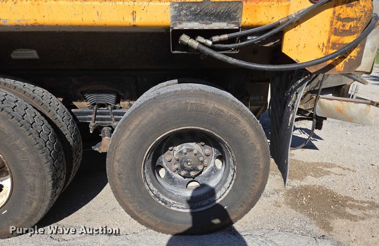 image for item DY0394 2015 Western Star 4700SF dump truck