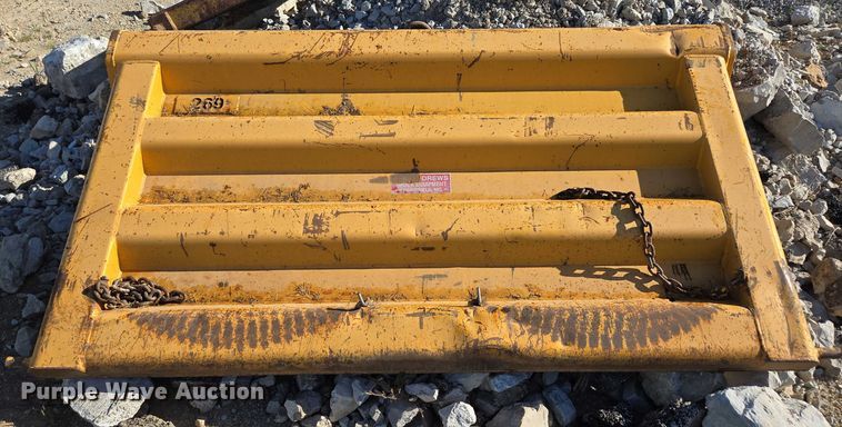 image for item DY0394 2015 Western Star 4700SF dump truck