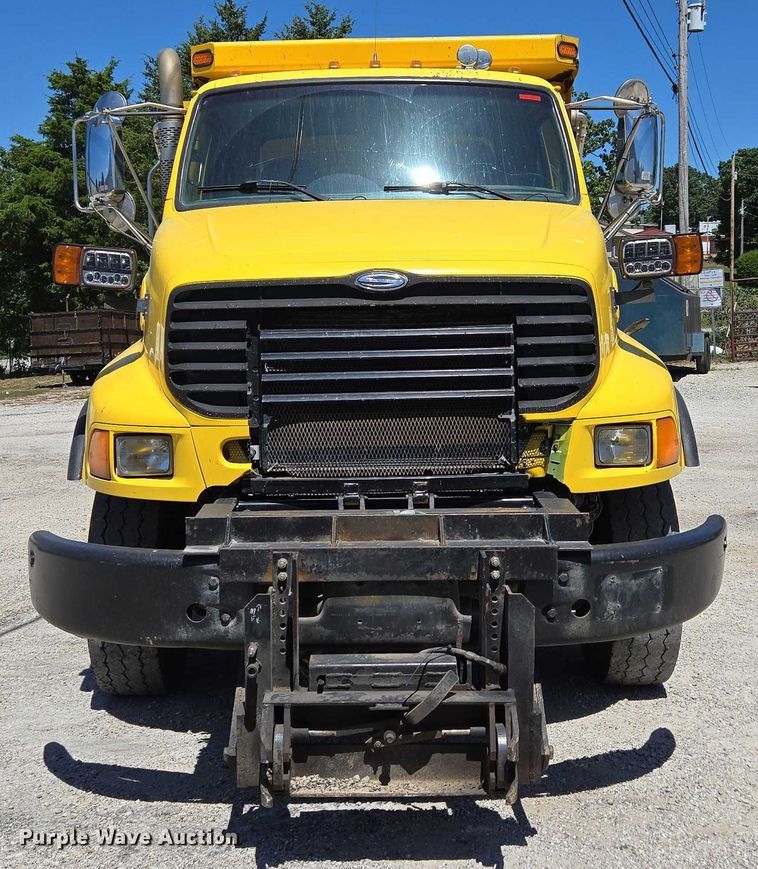 image for item DY0395 2009 Sterling L-Line dump truck