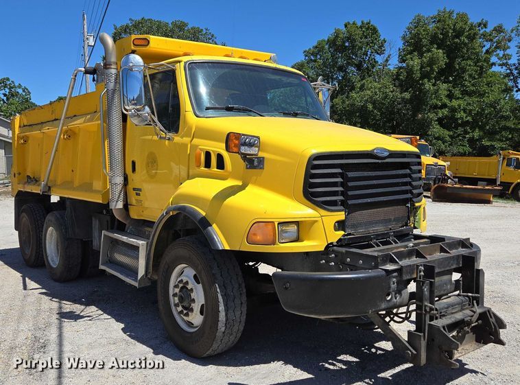 image for item DY0395 2009 Sterling L-Line dump truck