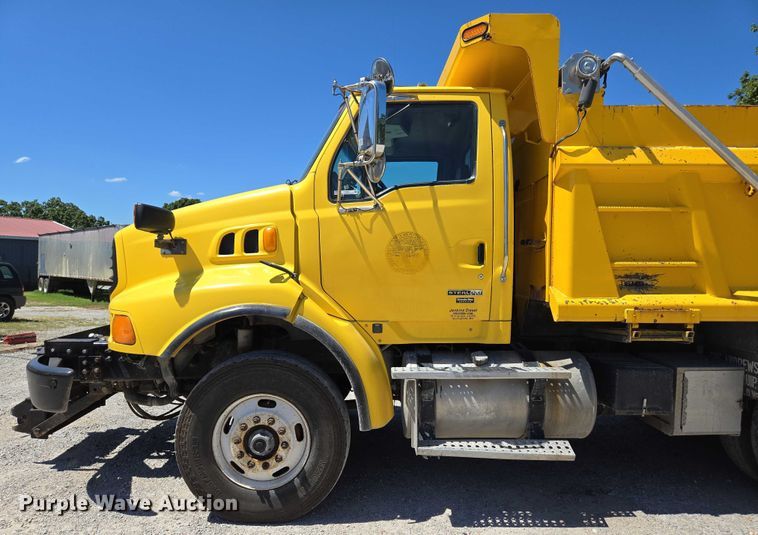 image for item DY0395 2009 Sterling L-Line dump truck