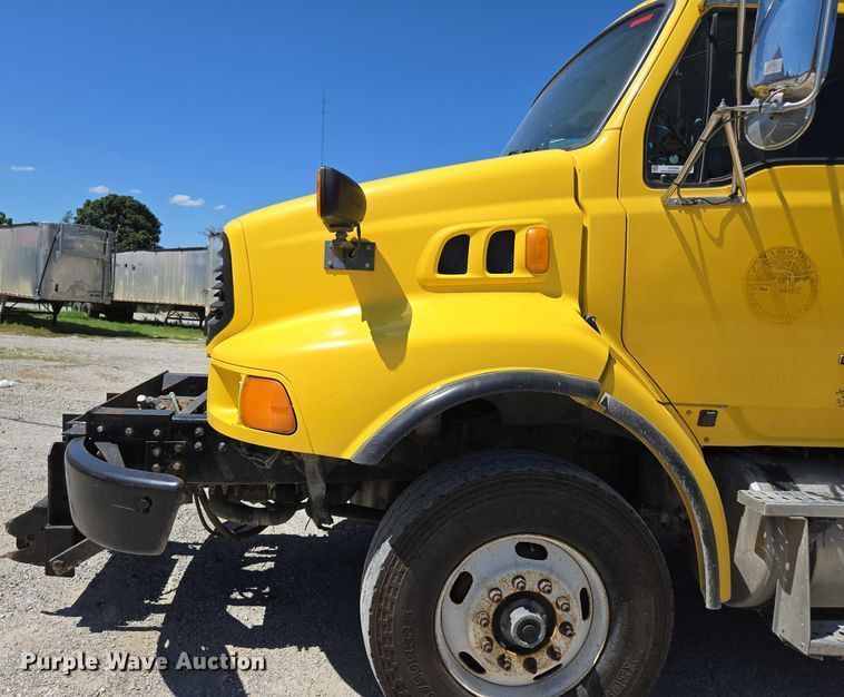 image for item DY0395 2009 Sterling L-Line dump truck