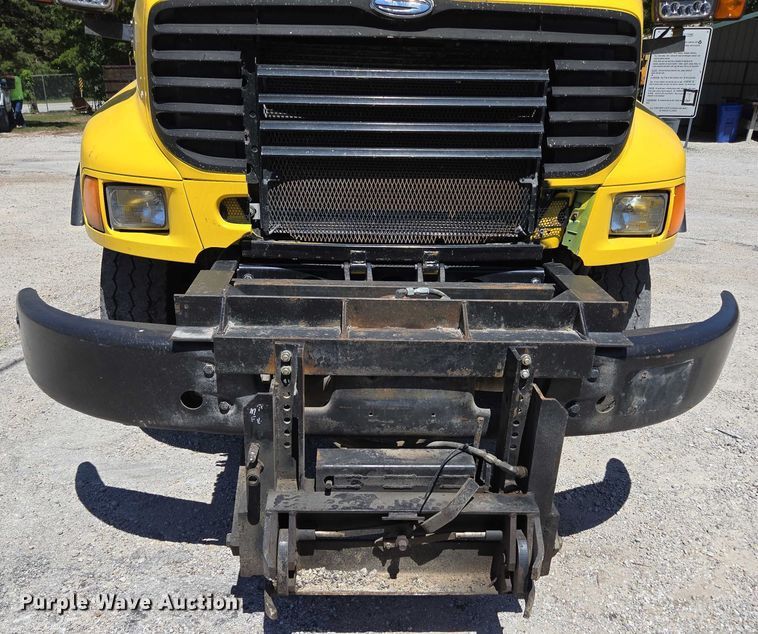 image for item DY0395 2009 Sterling L-Line dump truck