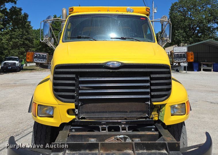 image for item DY0395 2009 Sterling L-Line dump truck