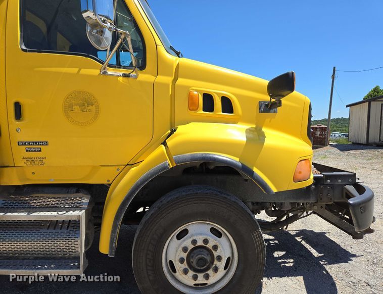 image for item DY0395 2009 Sterling L-Line dump truck