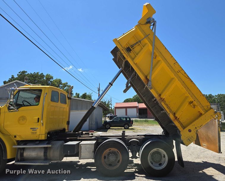 image for item DY0395 2009 Sterling L-Line dump truck