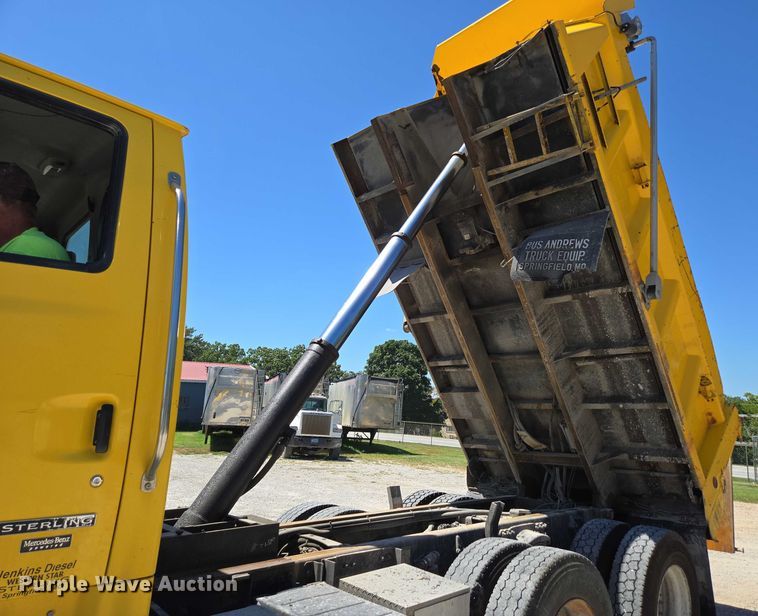 image for item DY0395 2009 Sterling L-Line dump truck