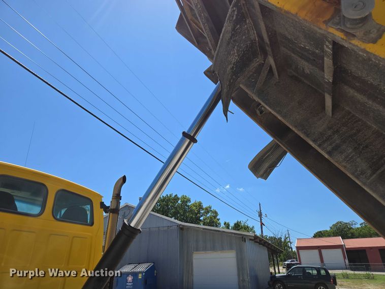 image for item DY0395 2009 Sterling L-Line dump truck