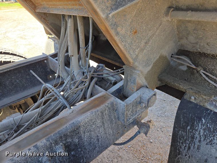 image for item DY0395 2009 Sterling L-Line dump truck