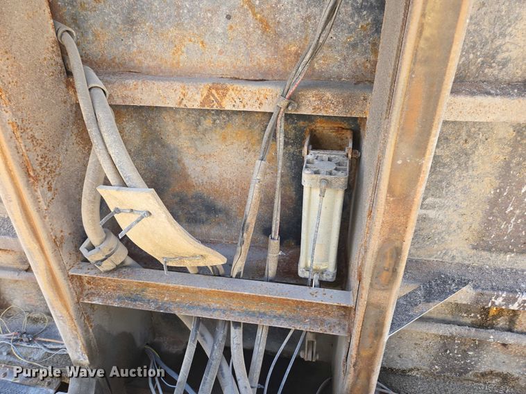 image for item DY0395 2009 Sterling L-Line dump truck