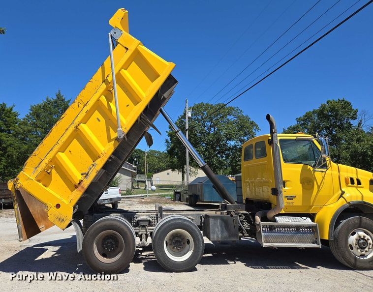 image for item DY0395 2009 Sterling L-Line dump truck