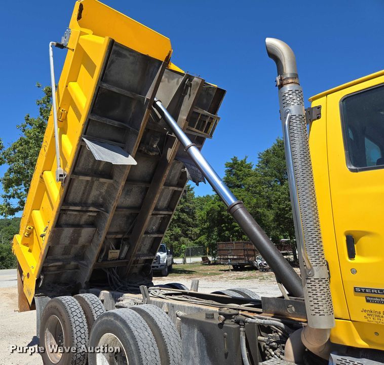 image for item DY0395 2009 Sterling L-Line dump truck