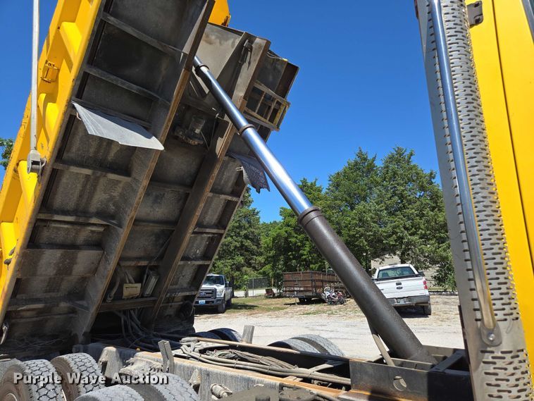 image for item DY0395 2009 Sterling L-Line dump truck