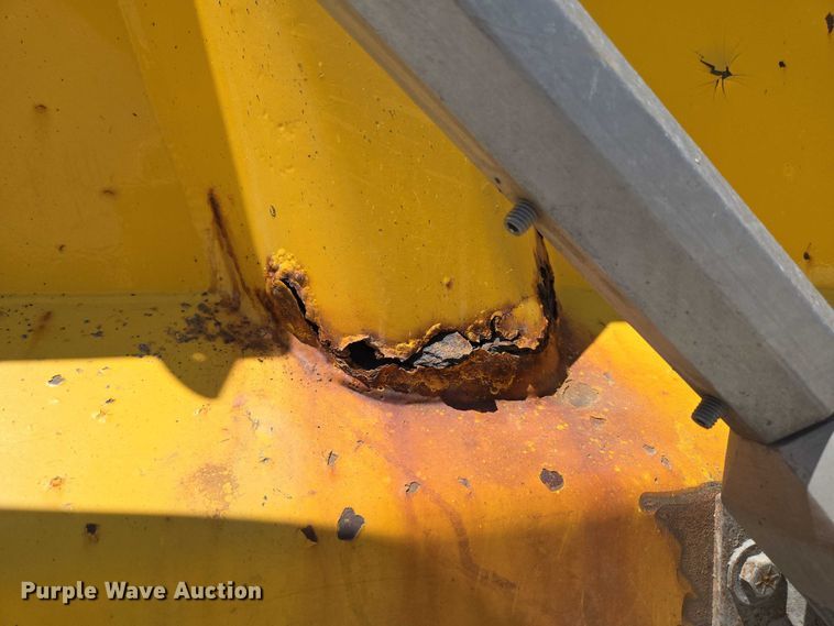 image for item DY0395 2009 Sterling L-Line dump truck