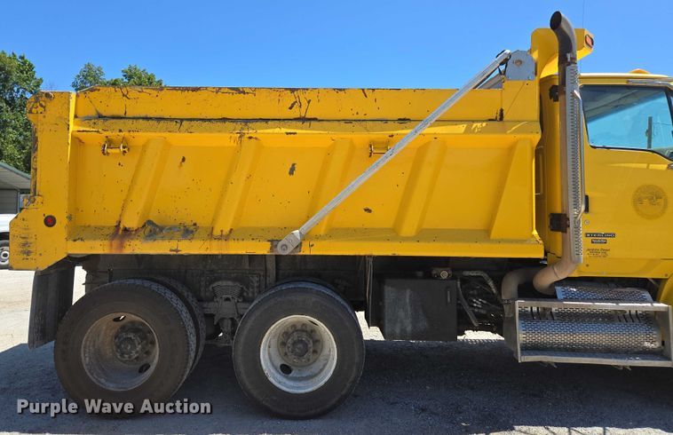 image for item DY0395 2009 Sterling L-Line dump truck