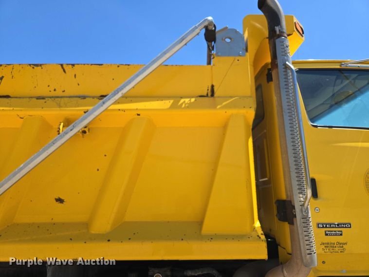 image for item DY0395 2009 Sterling L-Line dump truck