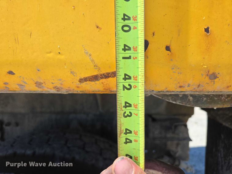 image for item DY0395 2009 Sterling L-Line dump truck