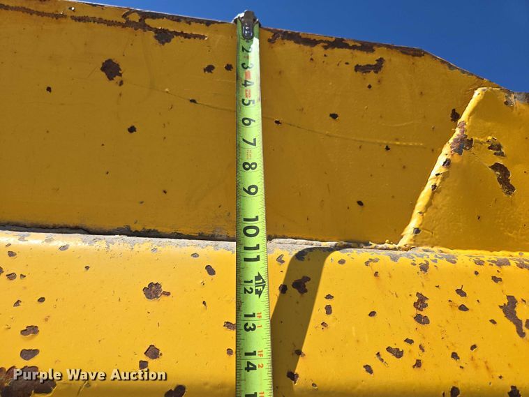 image for item DY0395 2009 Sterling L-Line dump truck