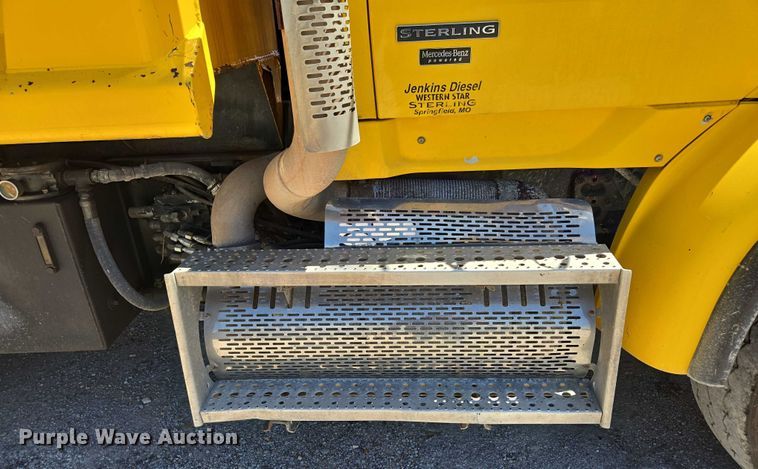 image for item DY0395 2009 Sterling L-Line dump truck