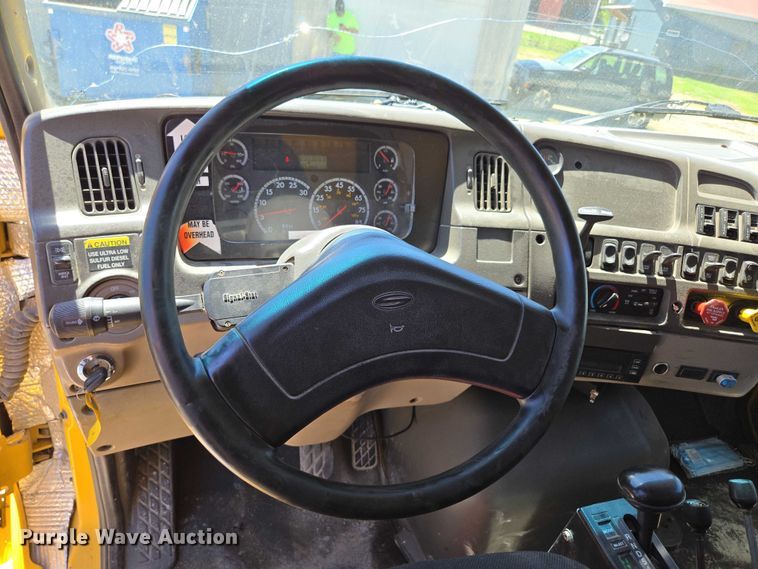 image for item DY0395 2009 Sterling L-Line dump truck