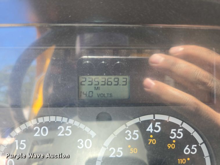 image for item DY0395 2009 Sterling L-Line dump truck