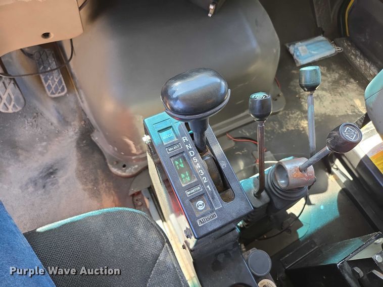 image for item DY0395 2009 Sterling L-Line dump truck