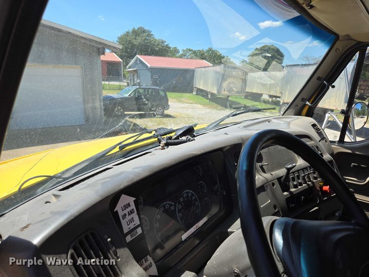 image for item DY0395 2009 Sterling L-Line dump truck