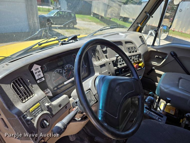 image for item DY0395 2009 Sterling L-Line dump truck