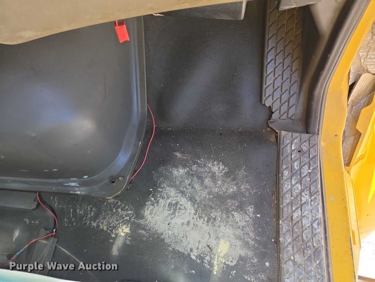 image for item DY0395 2009 Sterling L-Line dump truck