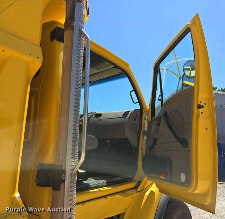 image for item DY0395 2009 Sterling L-Line dump truck