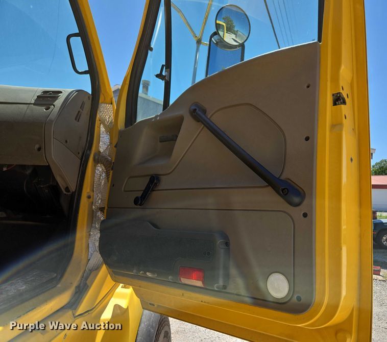 image for item DY0395 2009 Sterling L-Line dump truck