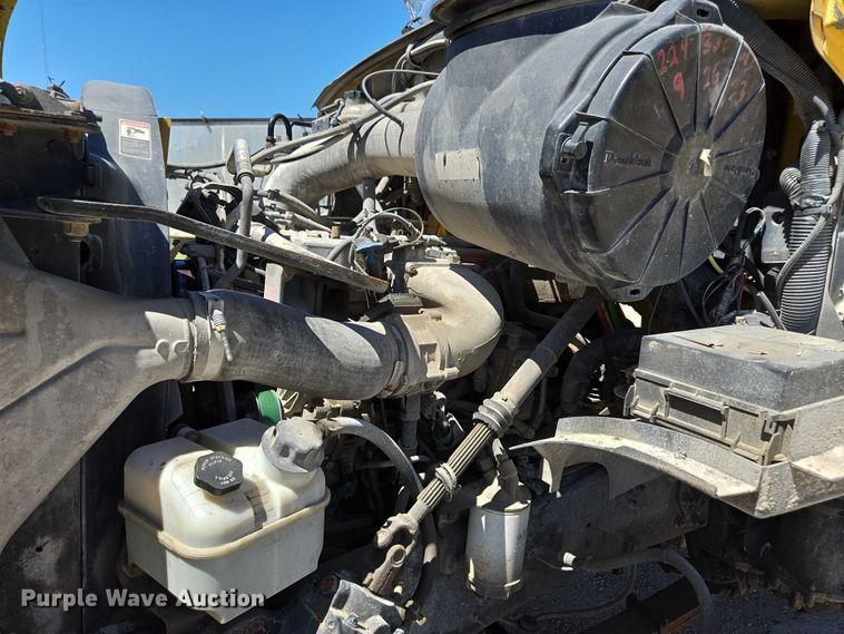 image for item DY0395 2009 Sterling L-Line dump truck